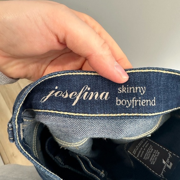 LIKE NEW- 7 FOR ALL MANKIND - Josefina Skinny Boyfriend Jeans - Size 28 - Picture 5 of 7